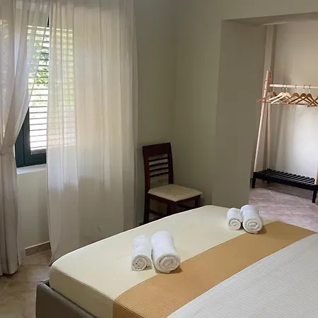 Orange Garden Villa *